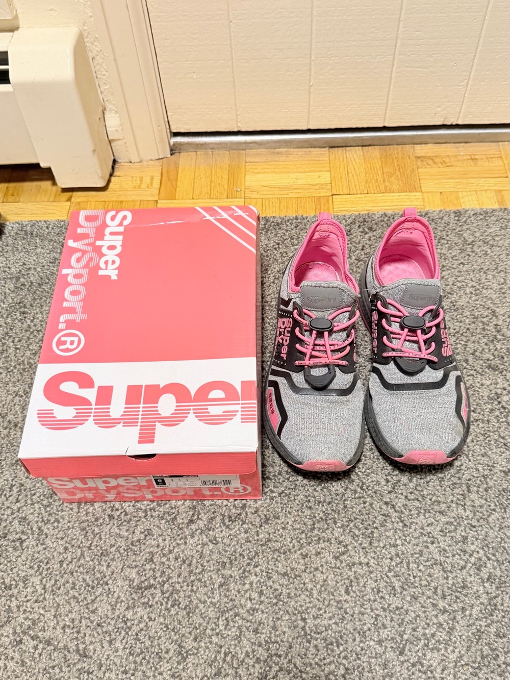 Superdry Sport Women’s 8 Gray Pink Bungee Lace Athletic Sneakers + Box